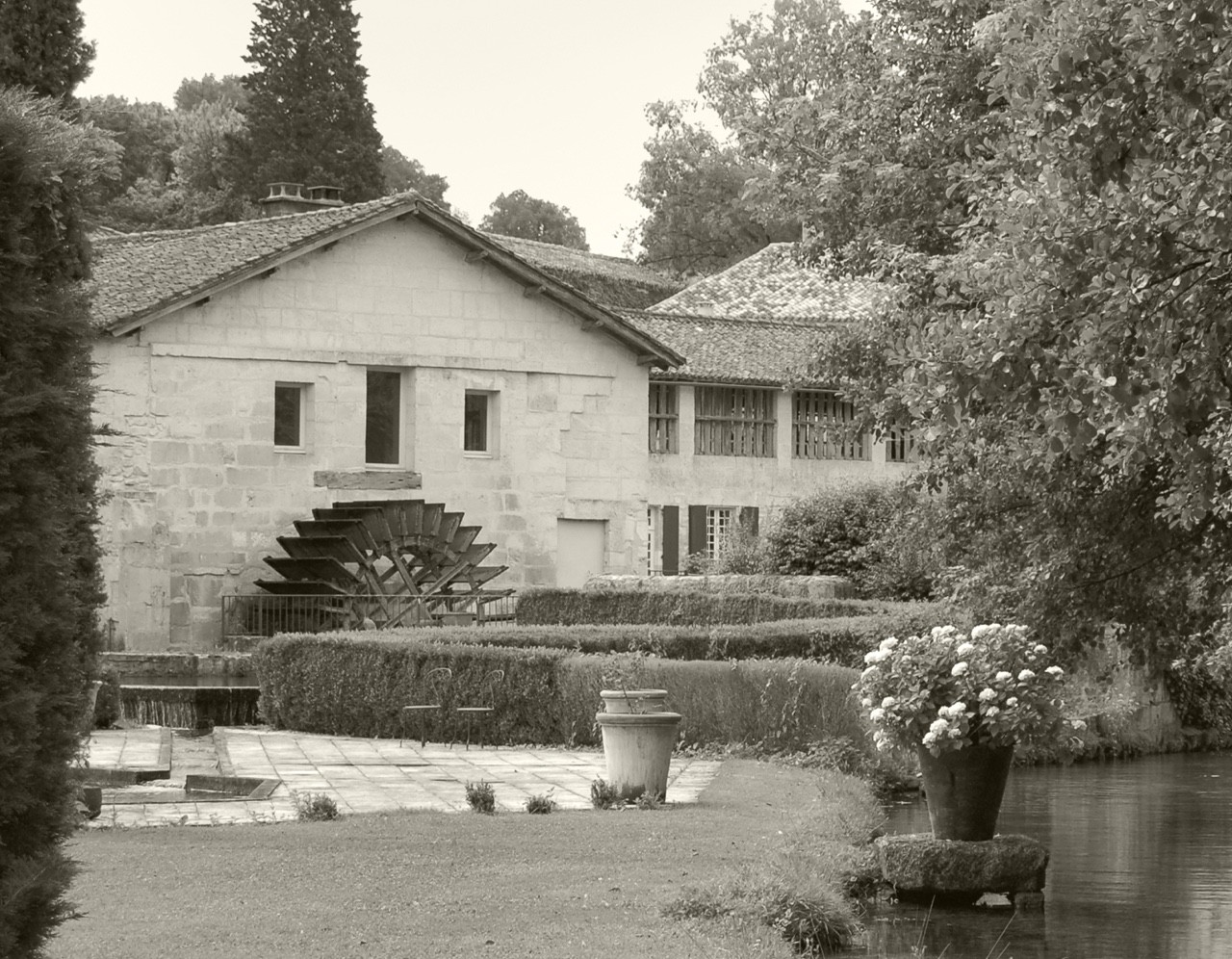 Black and white image of Sazerac de Forge mill house